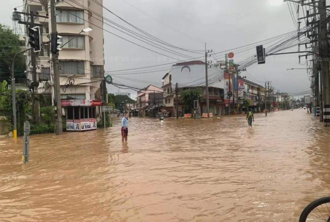 泰国湄平河洪水泛滥清迈市区被淹(图3)