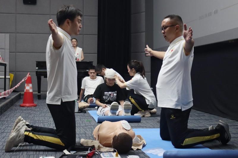 以赛赋能生命守护：成都高新区红十字应急救护竞赛引领城市安全文明新风尚(图2)