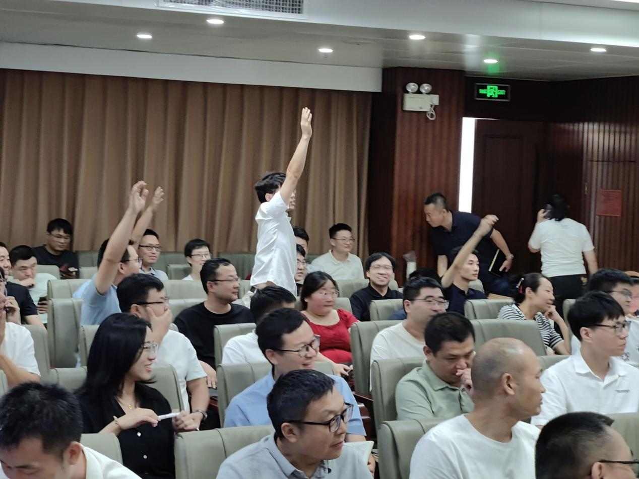 送法进企业送清凉到现场湖北省应急管理厅携手企业构筑安全同心圆(图3)