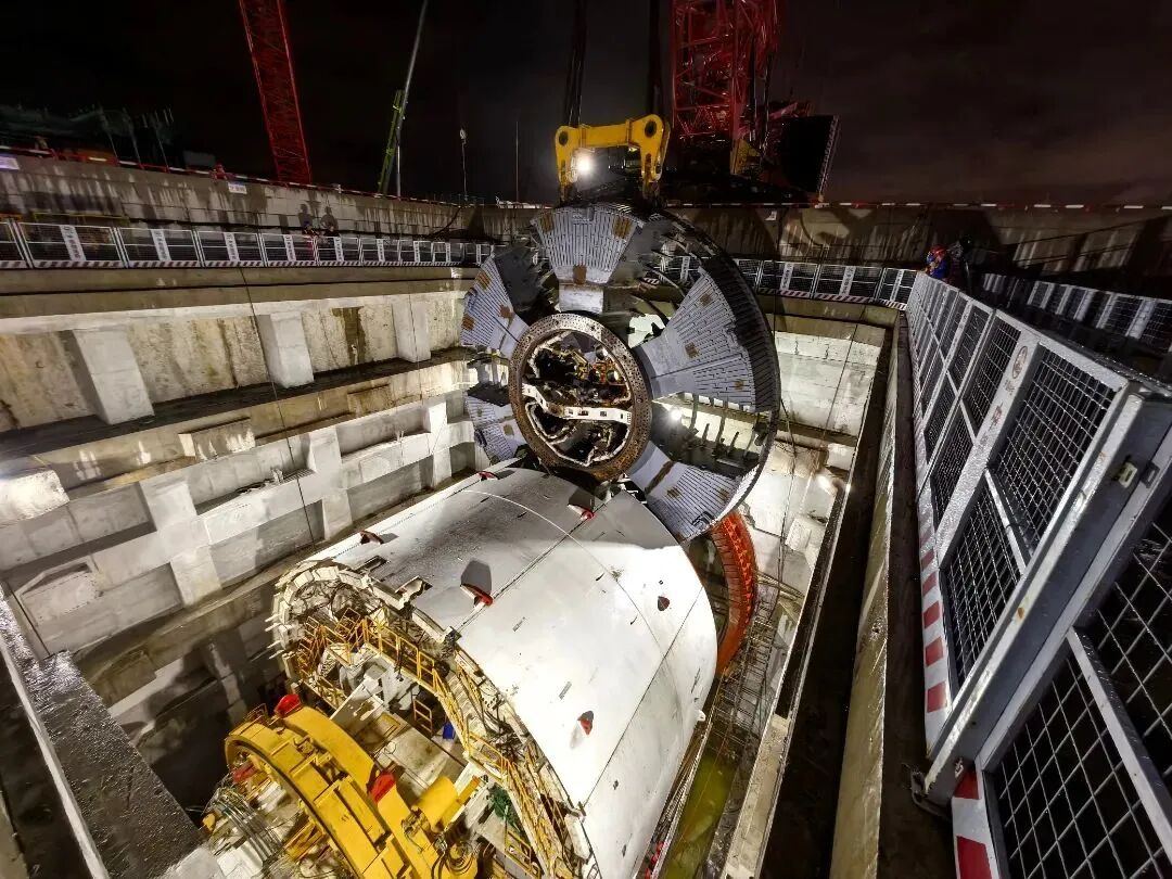 公路隧道紧急逃生避难室的制作方法(图1)