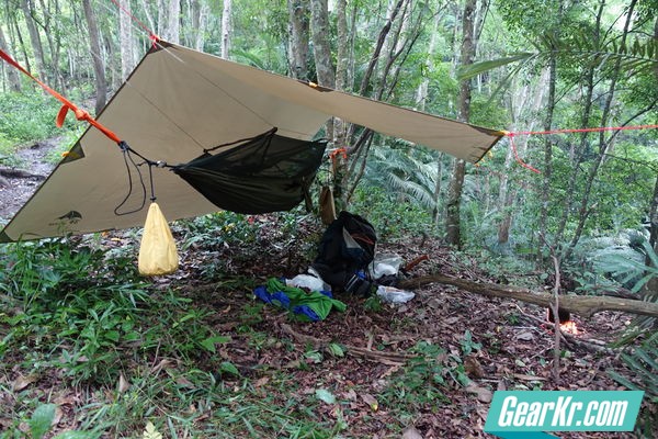 简单易搭的野外遮蔽小屋Shelter(图4)